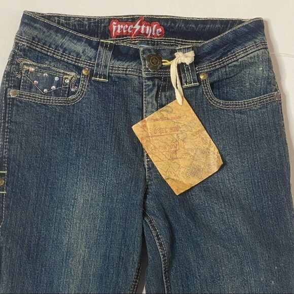 FreeStyle | NWT Straight Leg Stretch Jeans - Picture 2 of 8